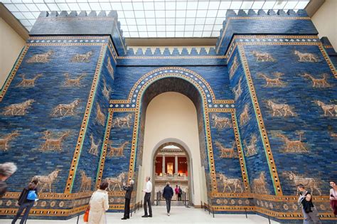 Il Pergamonmuseum: Un Viaggio nella Storia Antica e un Tesoro di Arte Globale!