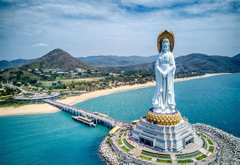 Nanshan Temple: Una Porta verso la Pace e la Bellezza Naturale!