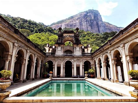  Il Parque Lage: Una Sussurro di Bellezza e Storia nel Cuore di Rio de Janeiro!