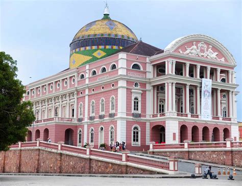 Il Teatro Amazonas: Una Sinfonia Storica e Architettonica a Manaus!